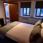 Bed & Breakfast Beat And Bloom